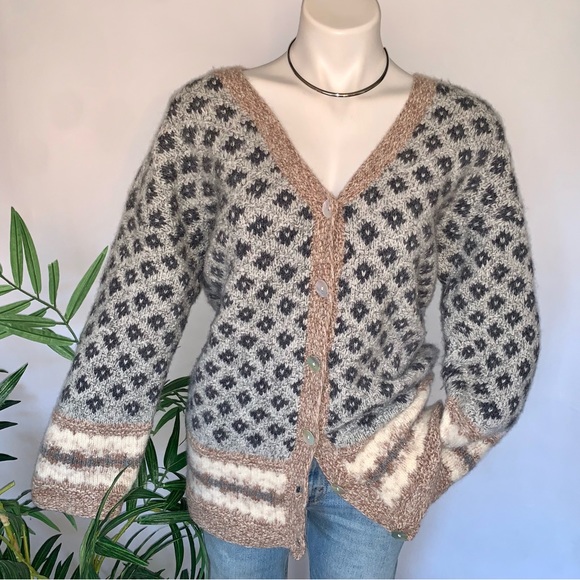 v i n t a g e :: Cozy Geometric Colorblock Granny Wool Knit Cardigan - Picture 1 of 11